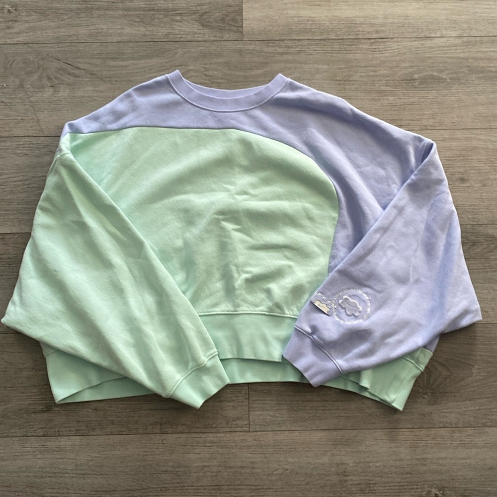 Nike Women’s Multi Color Crewneck